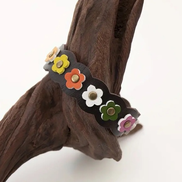 Multi Color Leather Bracelet - Picture 5 of 9